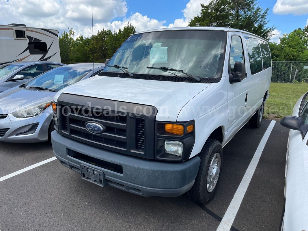 2010 Ford Econoline 350 XL 12-Passenger Van