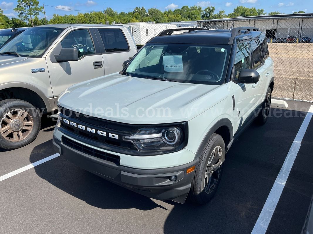 2024 Ford Bronco SUV Outer Banks Edition