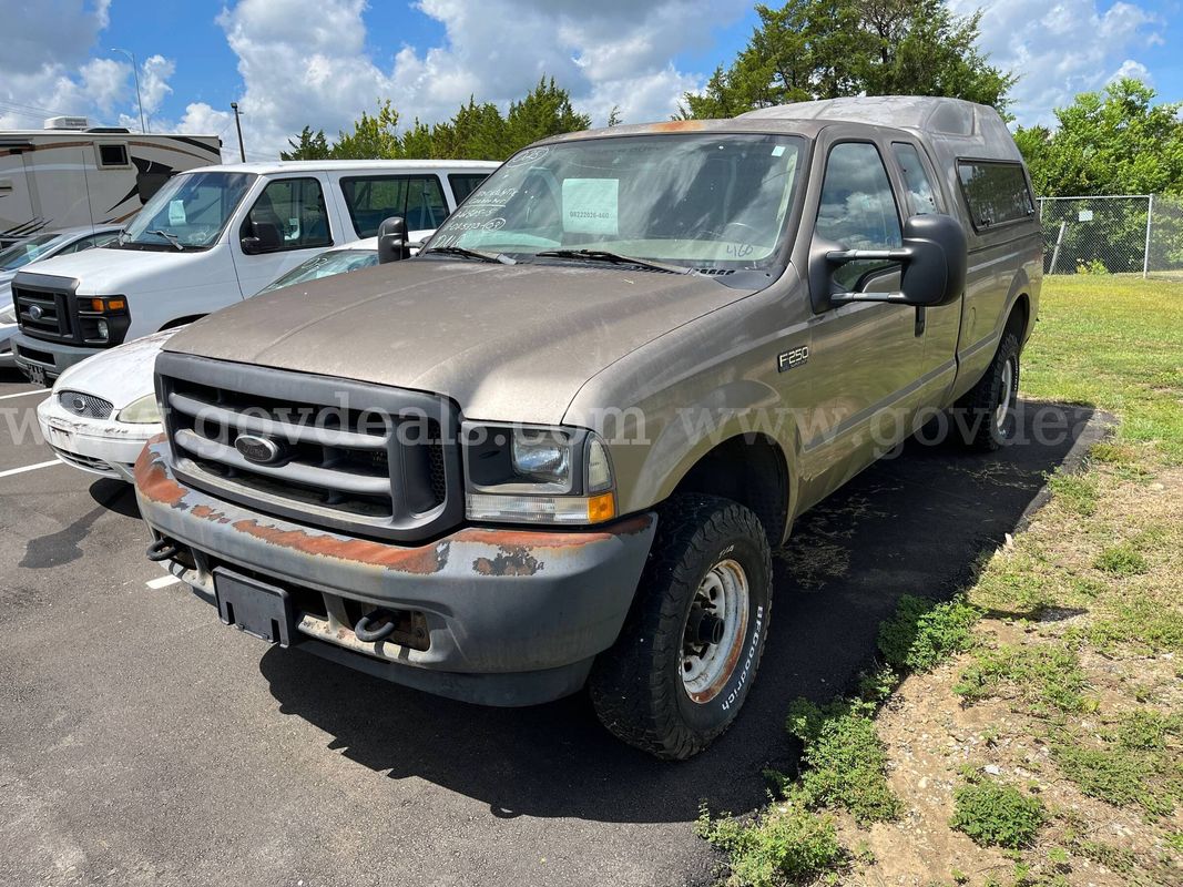 2003 Ford F250 XL Truck 4WD