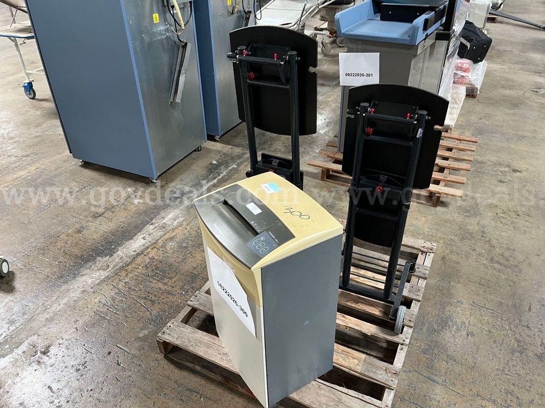 Lot of shredder and projector stand