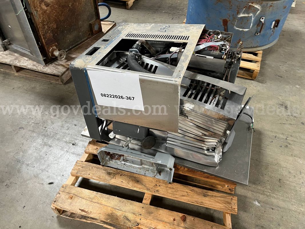 Lot of ice machine
