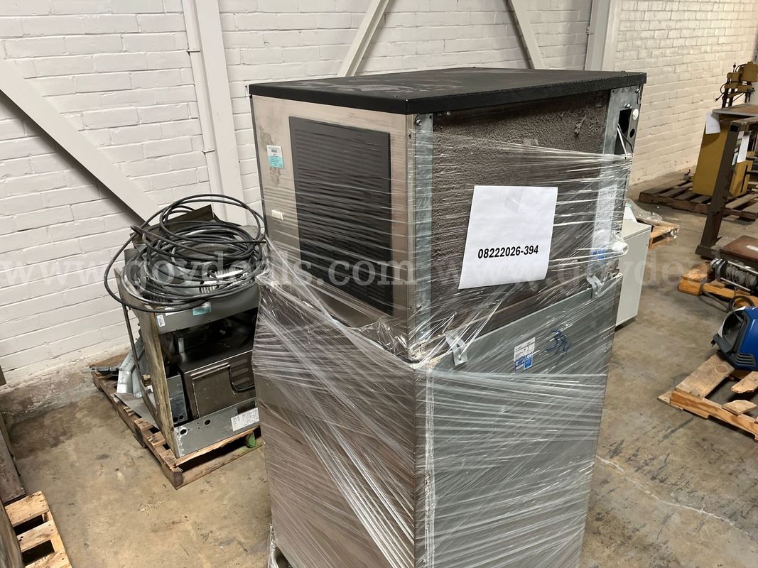 Lot of ice maker
