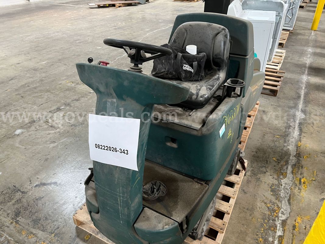 Lot of Floor scrubber and tank