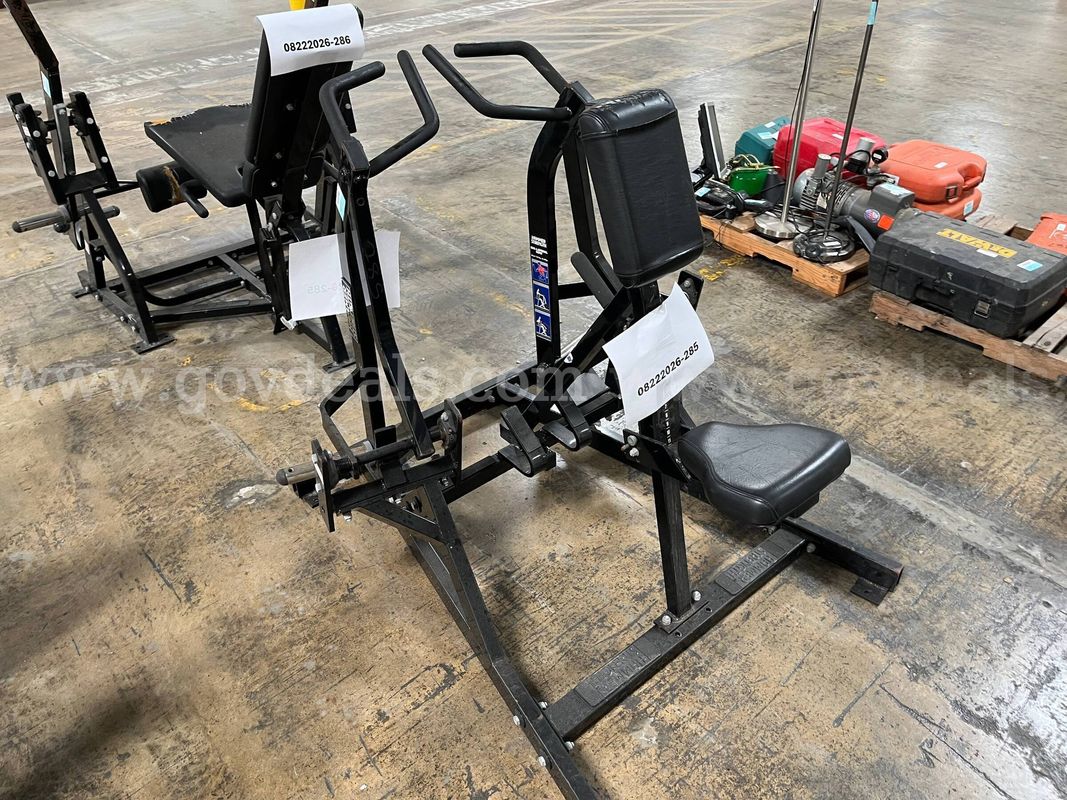 Lot of lateral row exercise equipment