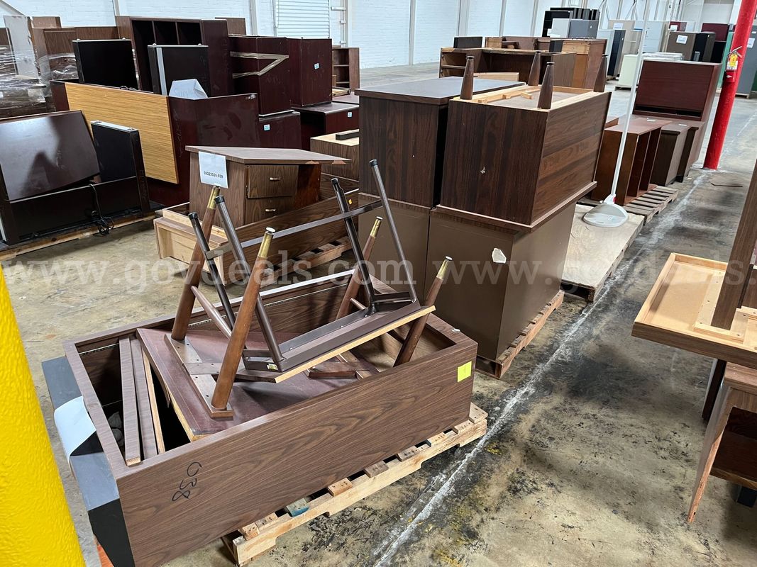 Lot of desks, bookcases and tables