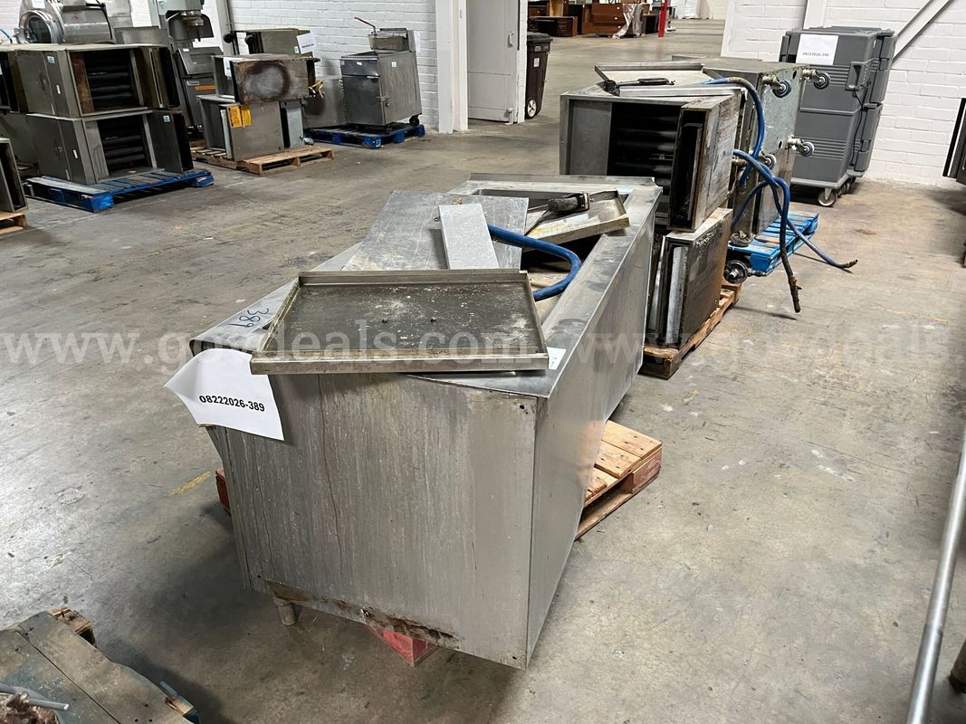 Lot of food warmer and deep fryers