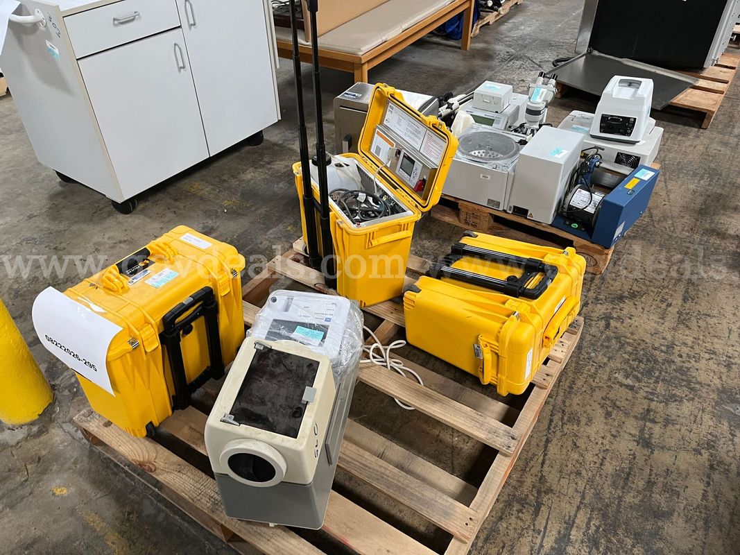 Lot of medical equipment