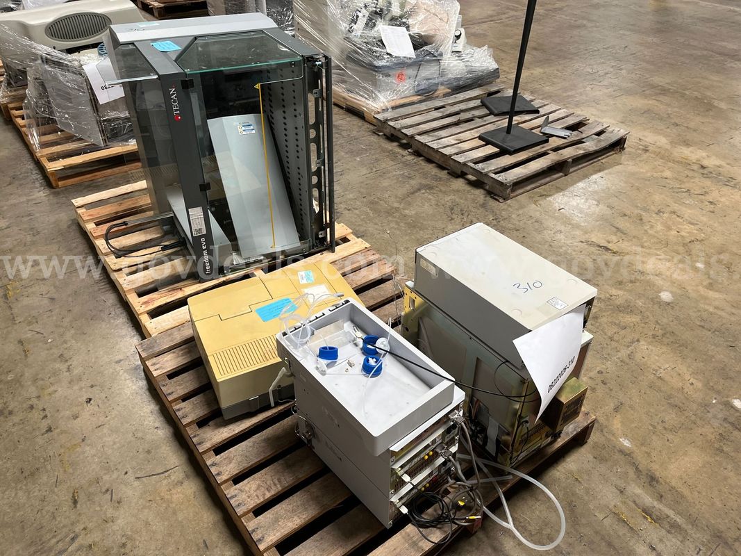 Lot of lab equipment