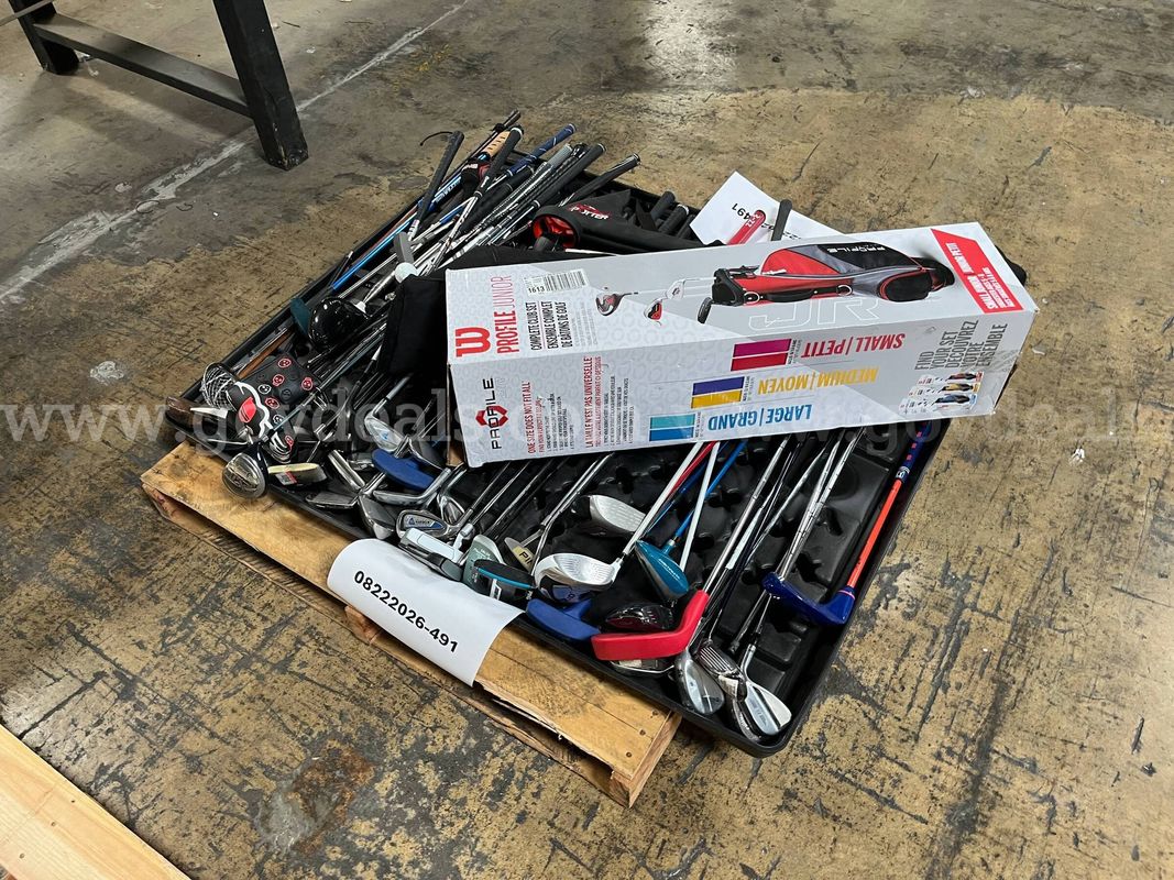 Lot of Golf clubs