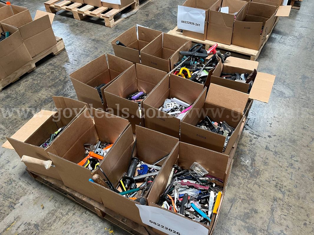 Lot of Hand Tools, Pocket Knives and Corkscrews