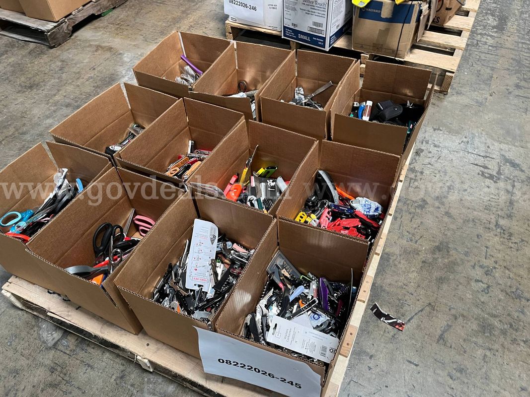 Lot of Pocket Knives, Multi-Tools and Scissors