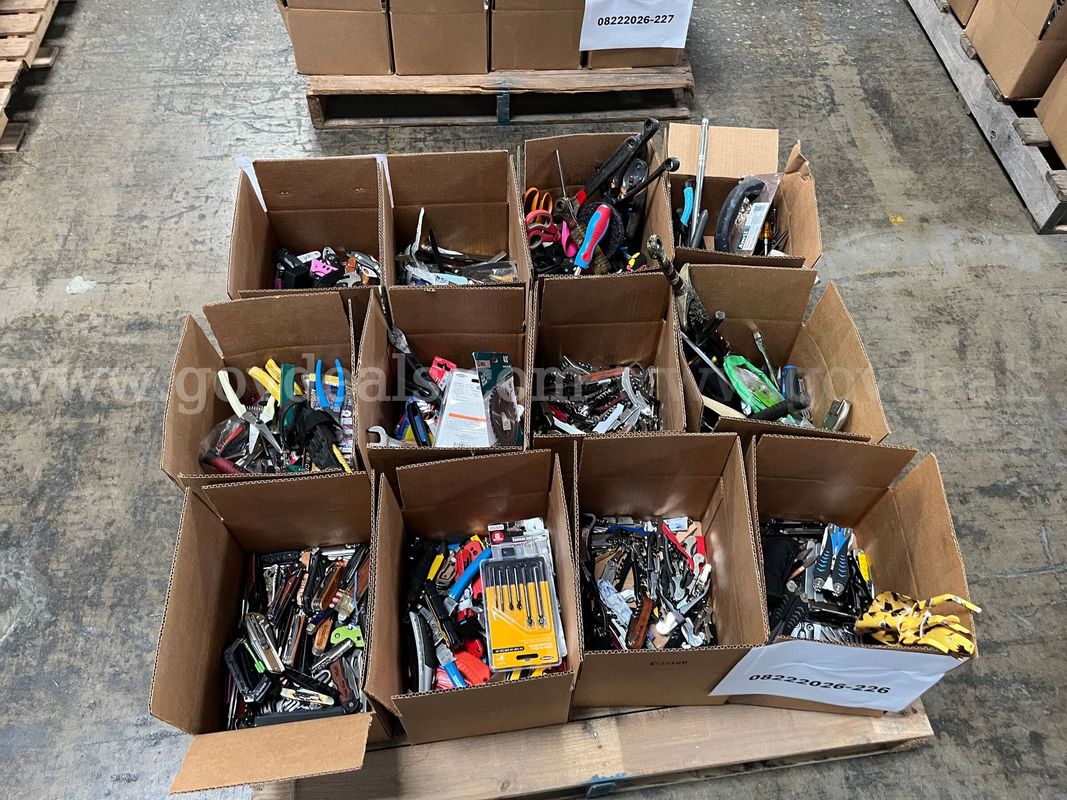 Lot of Hand Tools, Multi-Tools and Scissors