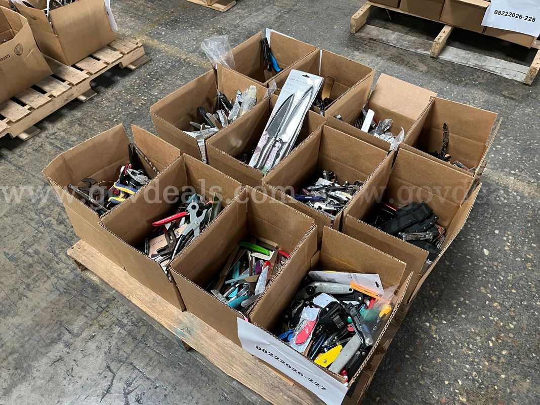Lot of Kitchen Utensils, Pocket Knives and Corkscrews