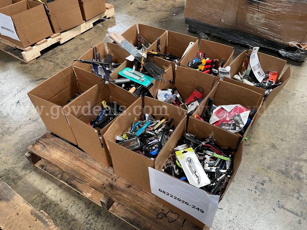 Lot of Pocket Knives, Hand Tools and Multi-Tools