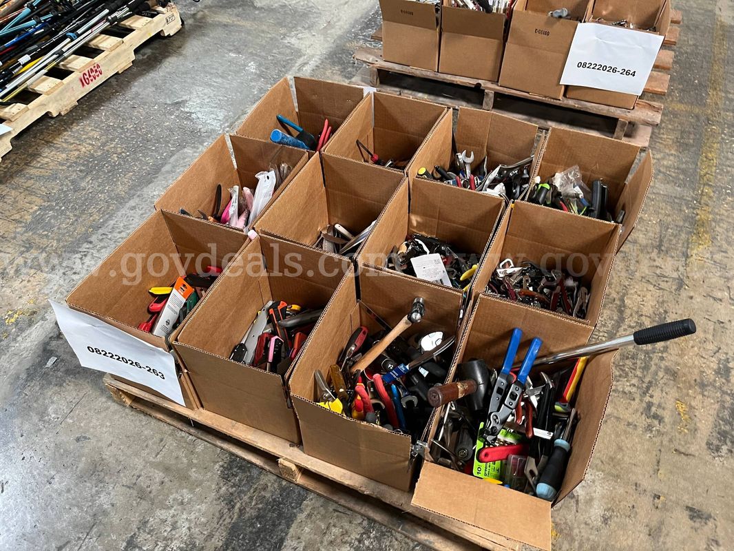 Lot of Pocket Knives, Hand Tools and Corkscrews