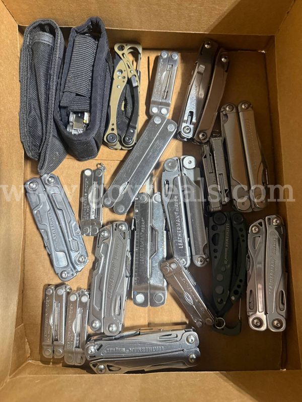 Lot of 20 Leatherman Multi-tools