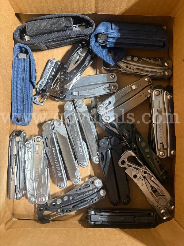 Lot of 20 Leatherman Multi-tools
