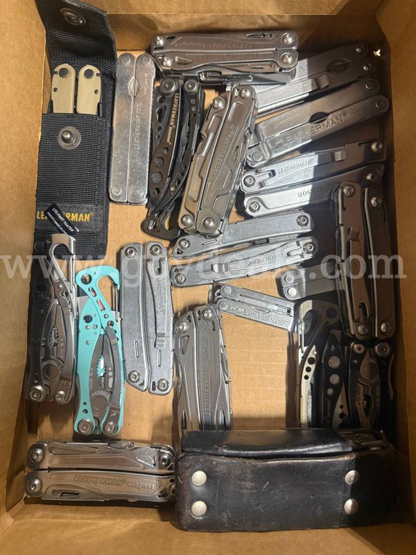 Lot of 20 Leatherman Multi-tools