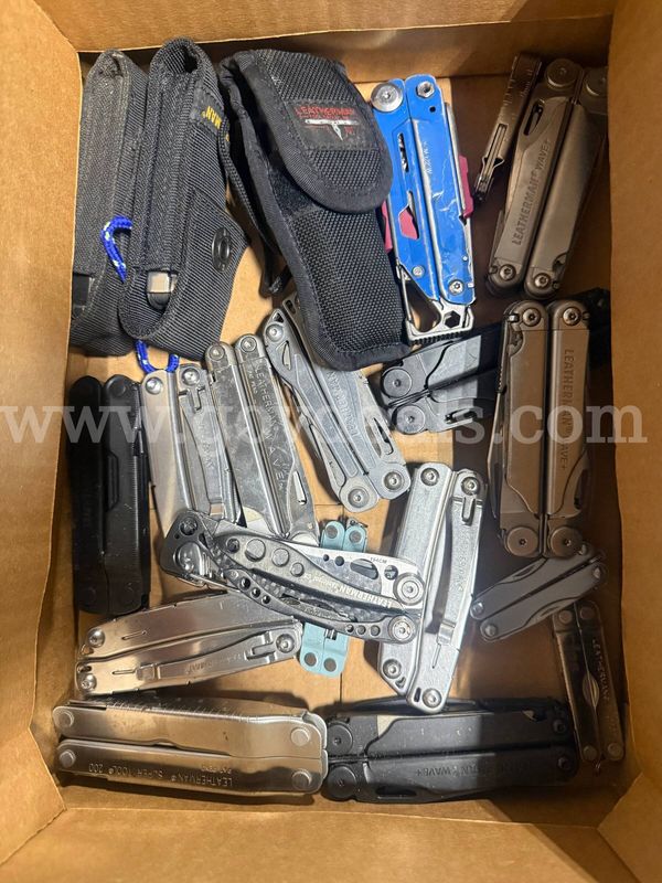 Lot of 20 Leatherman Multi-tools