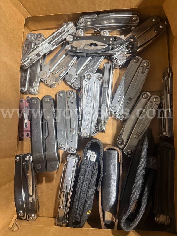 Lot of 20 Leatherman Multi-tools