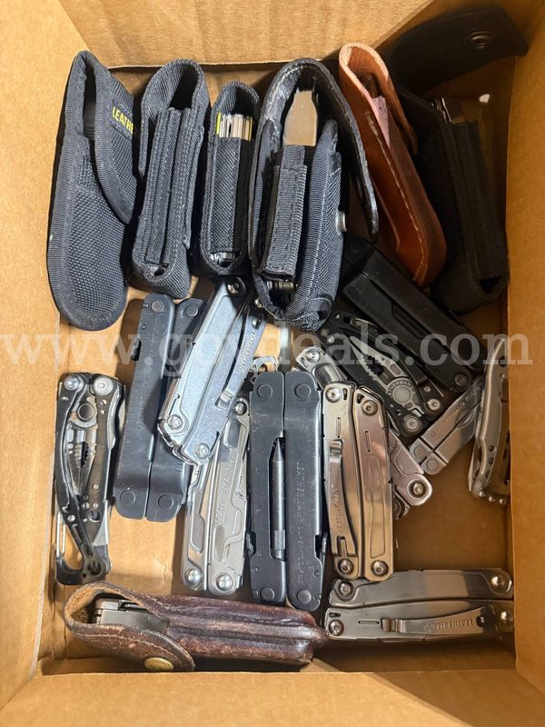 Lot of 20 Leatherman Multi-tools