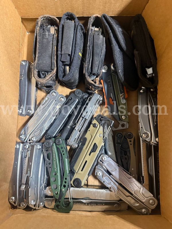 Lot of 20 Leatherman Multi-Tools