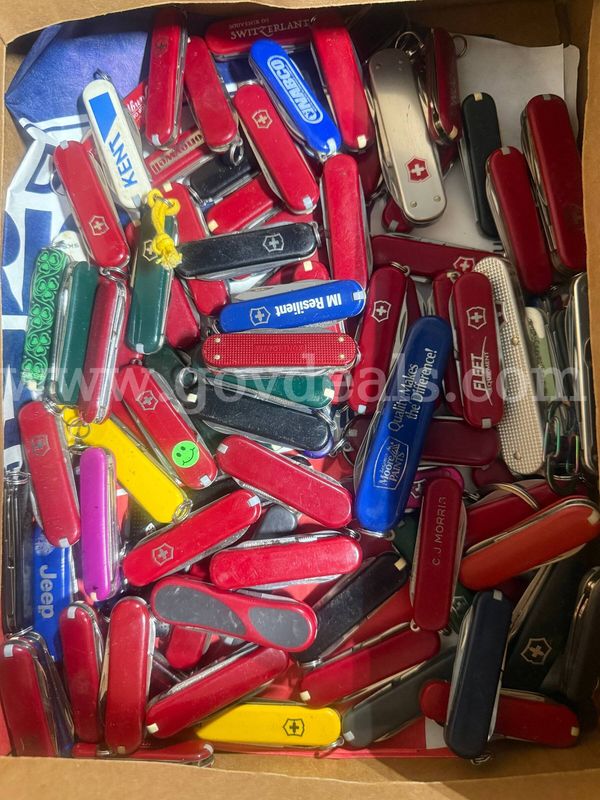 Lot of 95 (Small) Swiss Army Knives