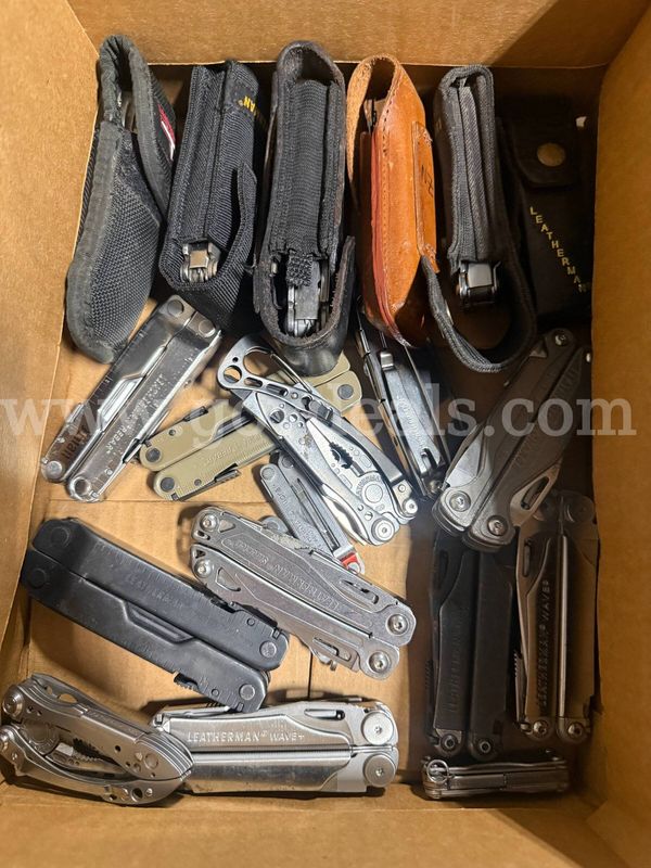 Lot of 20 Leatherman Multi-Tools