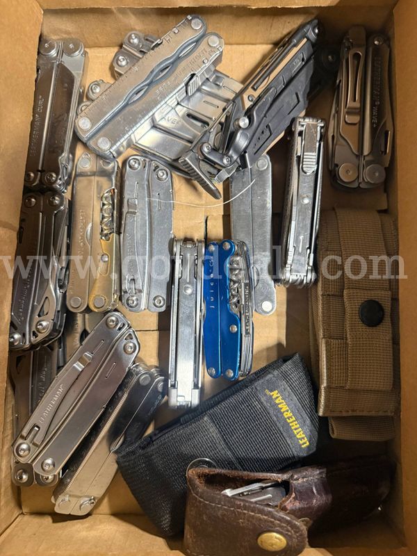 Lot of 20 Leatherman Multi-Tools