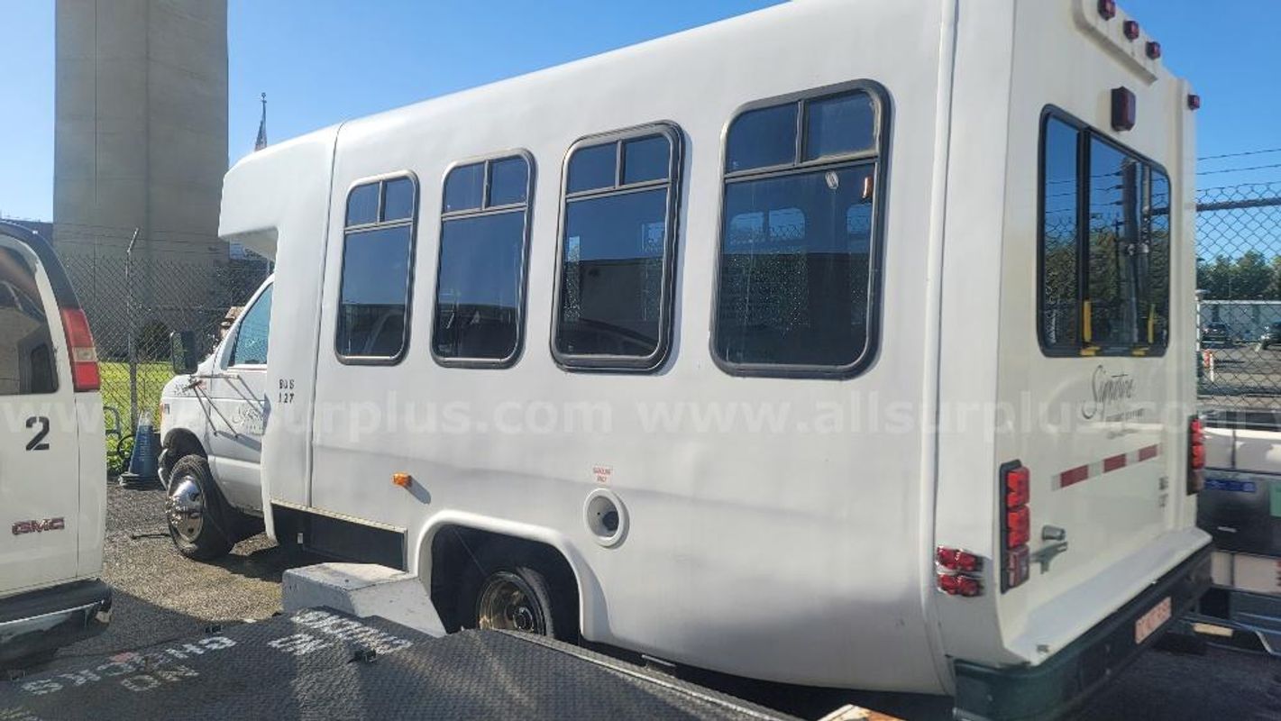 2002 Ford E350 Bus