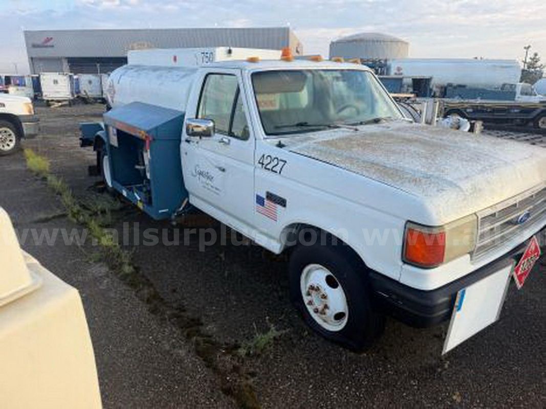Ford F350 750 Gallon Refueler Truck