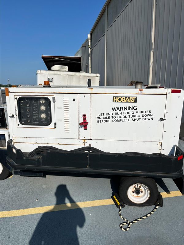 2001 Hobart DR1528 Ground Power Unit