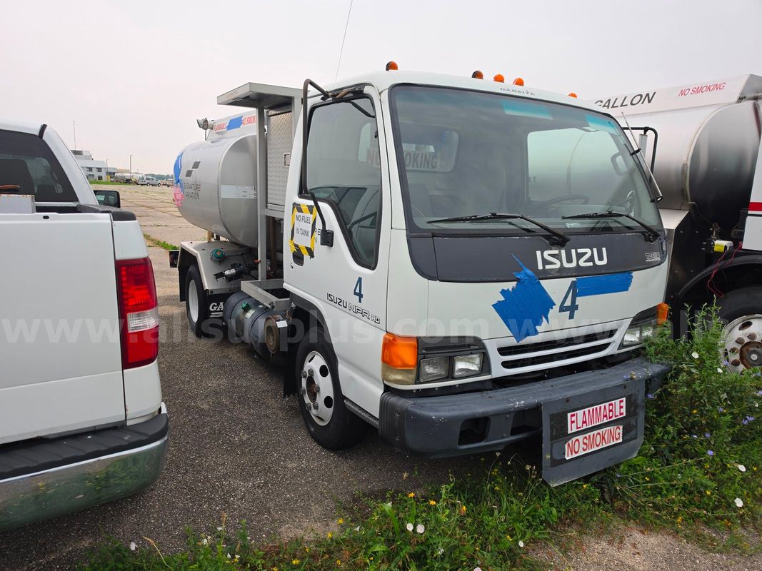 2000 Garsite NPR 1,000 Gallon Av Gas Tanker Truck