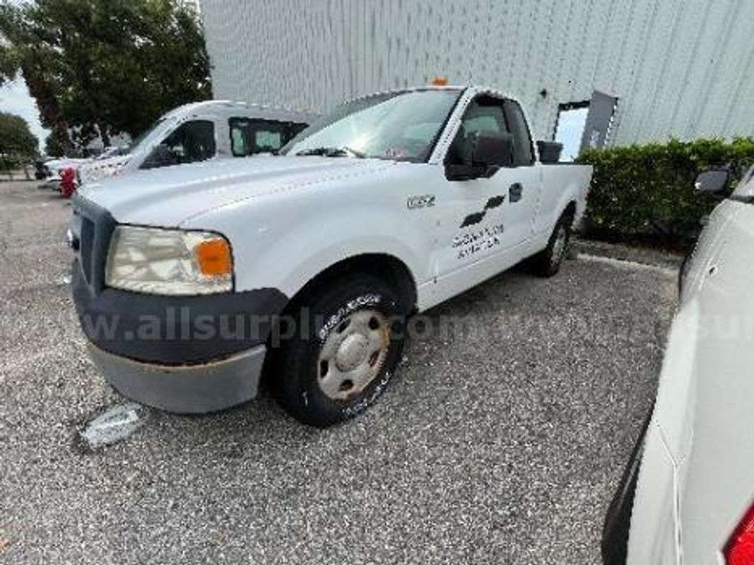 2006 Ford F-150 XL Pickup Truck