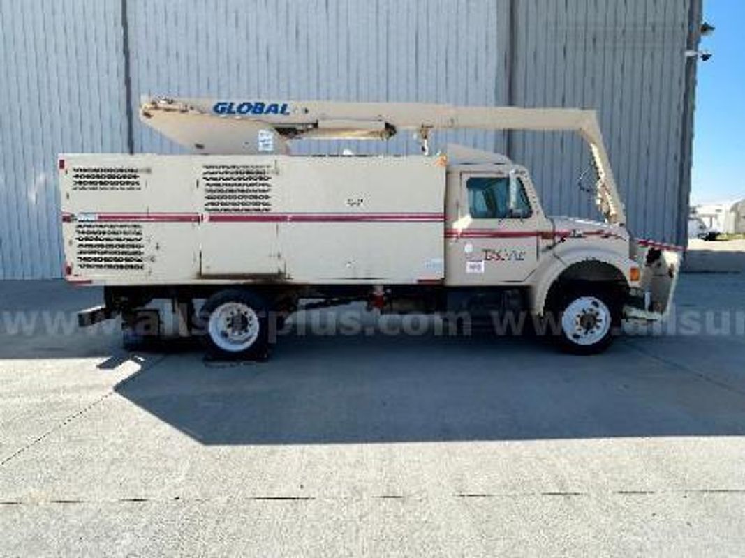 2000 Global International 4700 4x2 Deicer Truck