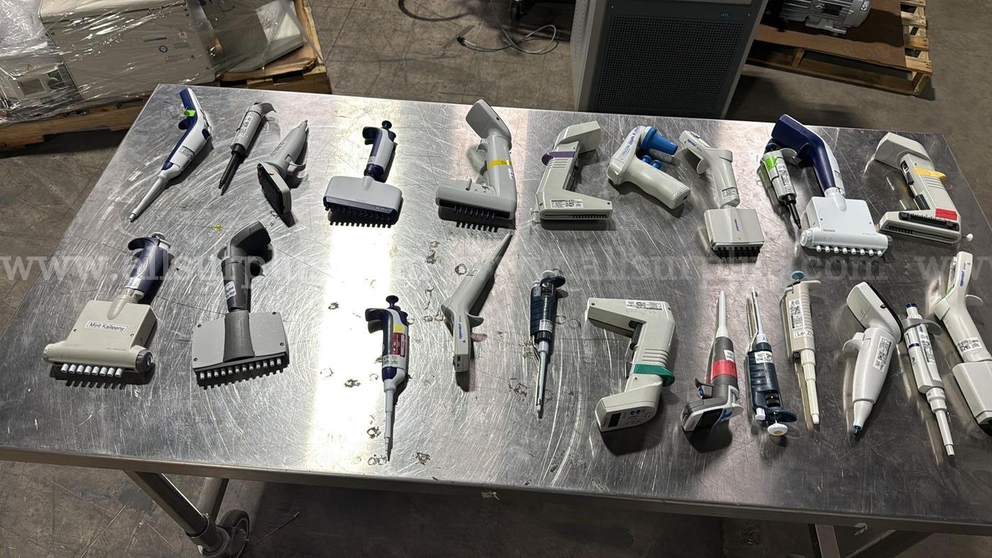 23pcs Lot Rainin, Eppendorf, Thermo Manual & Electronic Pipettes, Single & Multichannel, 0.51250?L