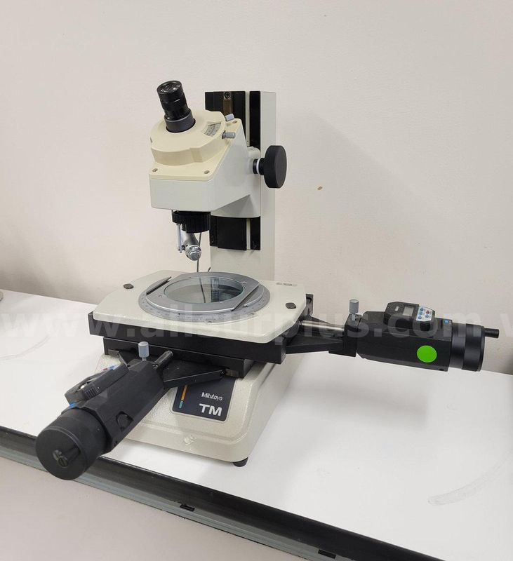 Mitutoyo TM Toolmaker's Microscope