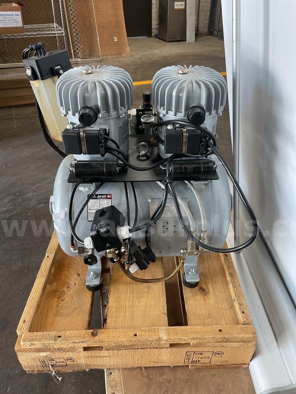 Jun-Air 12-40 Oil-Lubricated Air Compressor, 40L Tank, 120 PSI, Dual Compressor, 120V, SN: 667207
