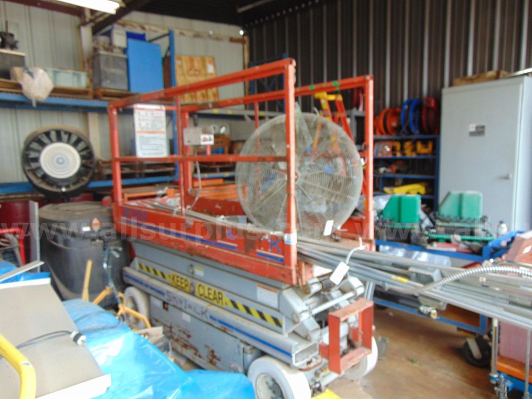 Skyjack SJIII 3220 Scissor Lift