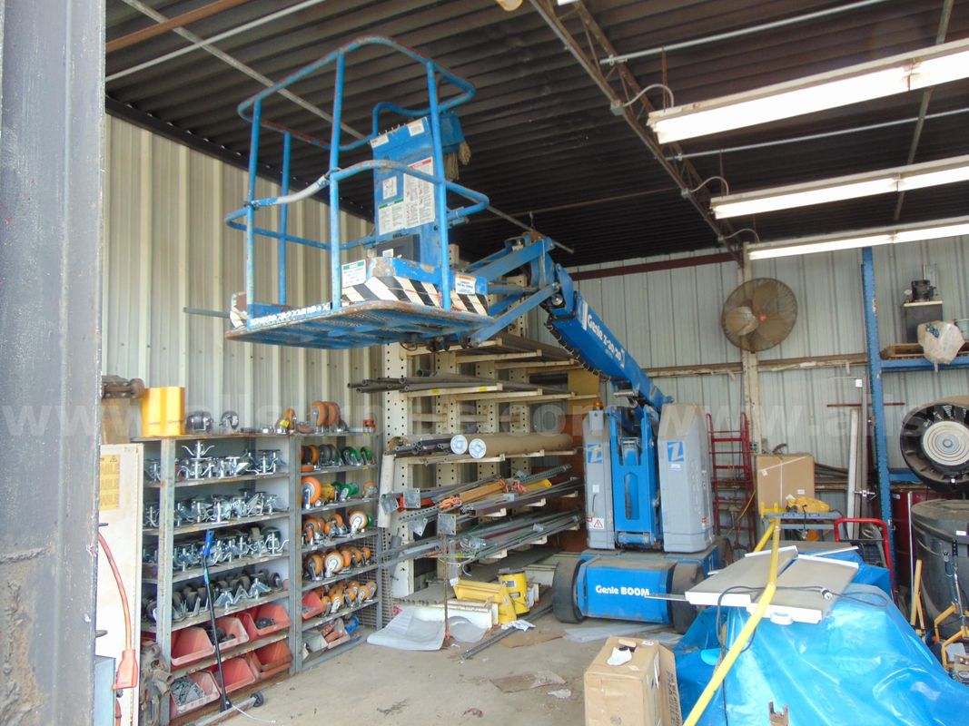 Genie Z-30/20 Boom Lift