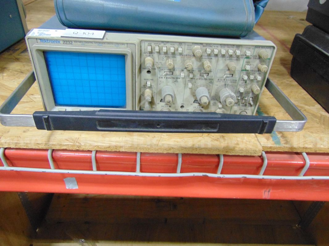 Tektronix Digital Storage Oscilloscope