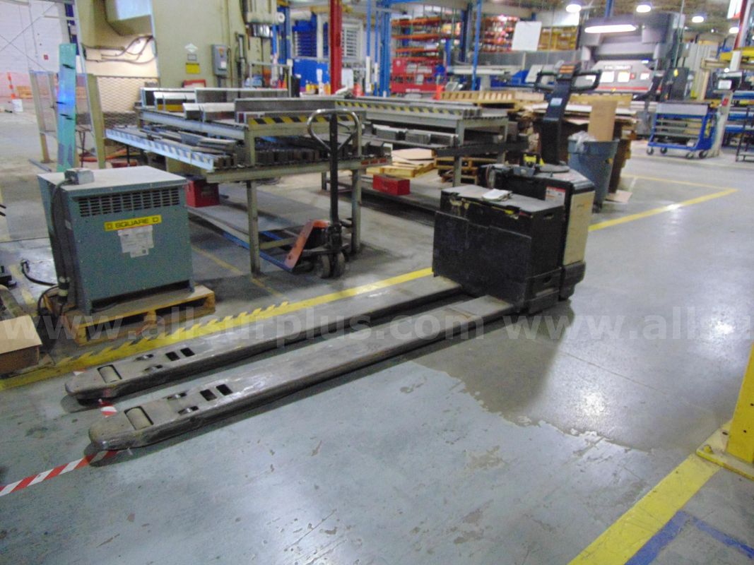 Crown Electric Pallet Truck