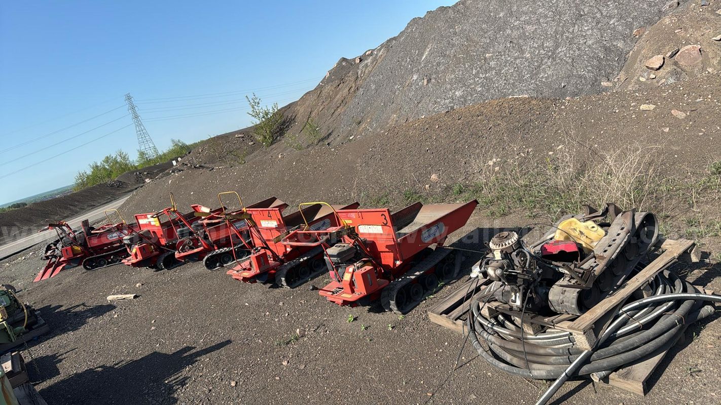 Lot of 7 Canycom S25A 450kg Mini Track Dumpers