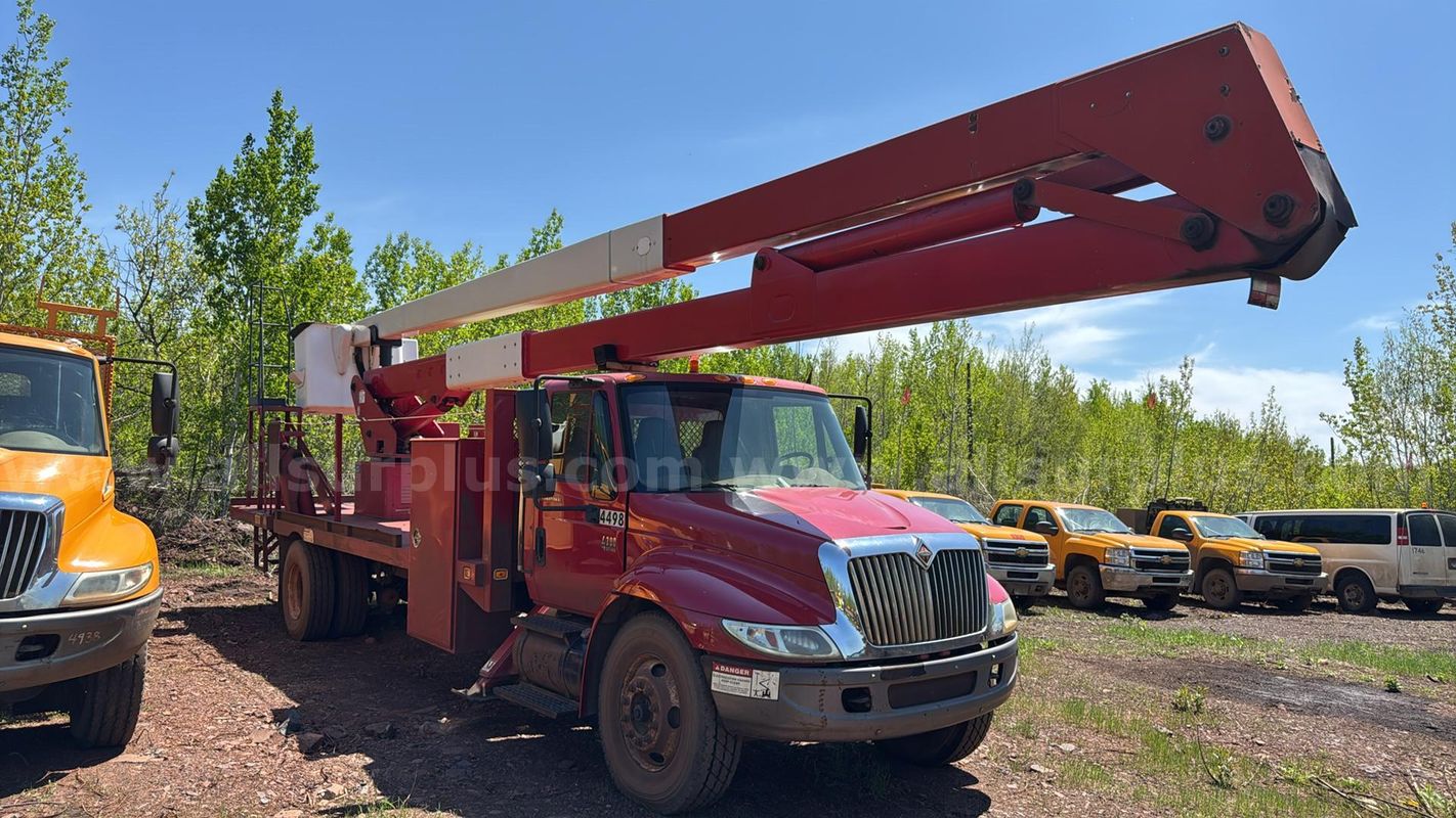 2001 International 4300 DuraStar Bucket Truck