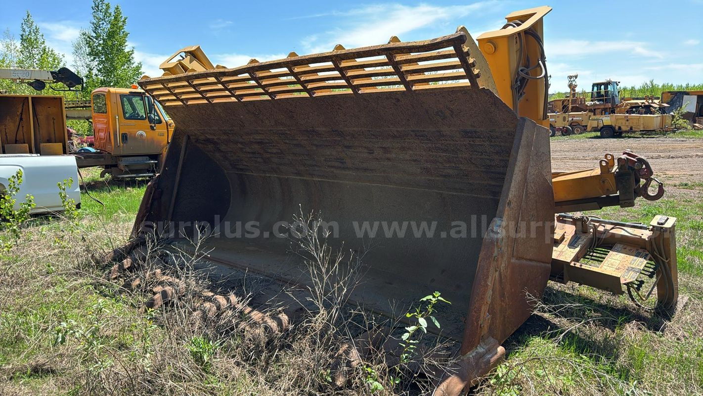 IMT 7200 Series 1080A Hydraulic Loader Bucket