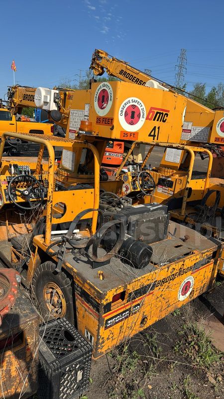 Broderson IC-35-2D Carry Deck Crane