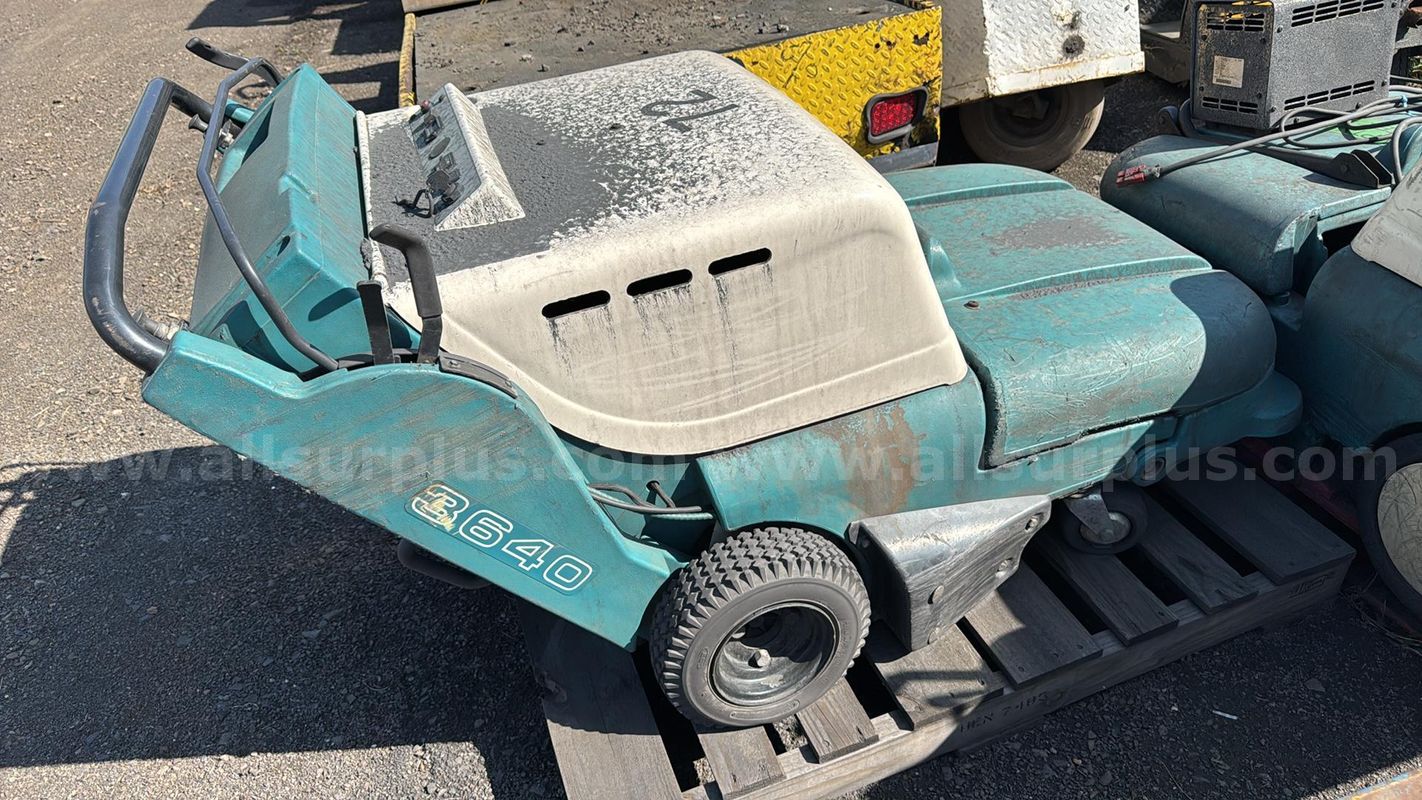 Tennant 3640 Walk-Behind Floor Sweeper