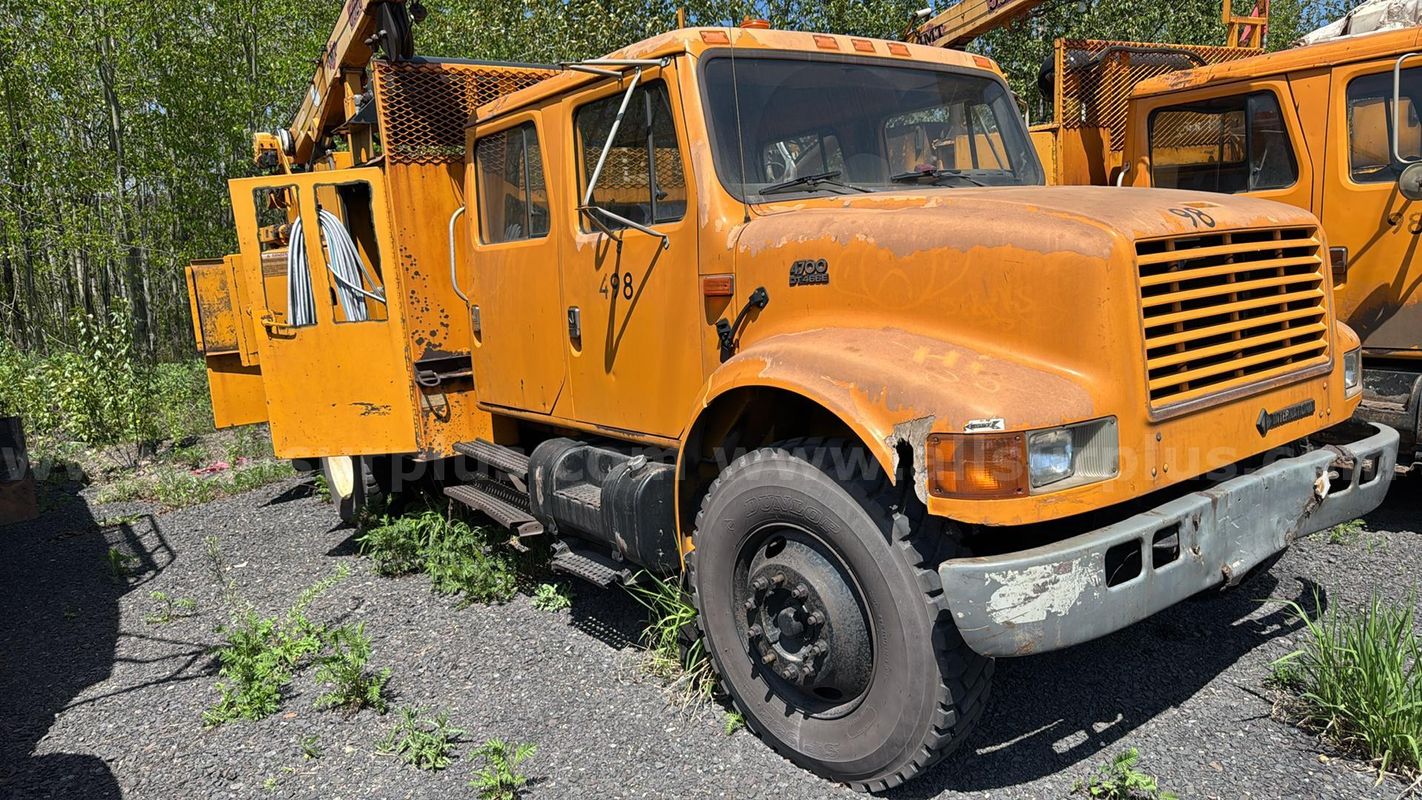International 4700 DT466E Crew Cab Utility Truck