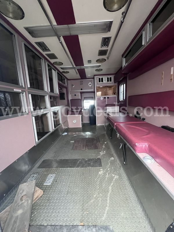 1996 Ford Van (Ambulance)