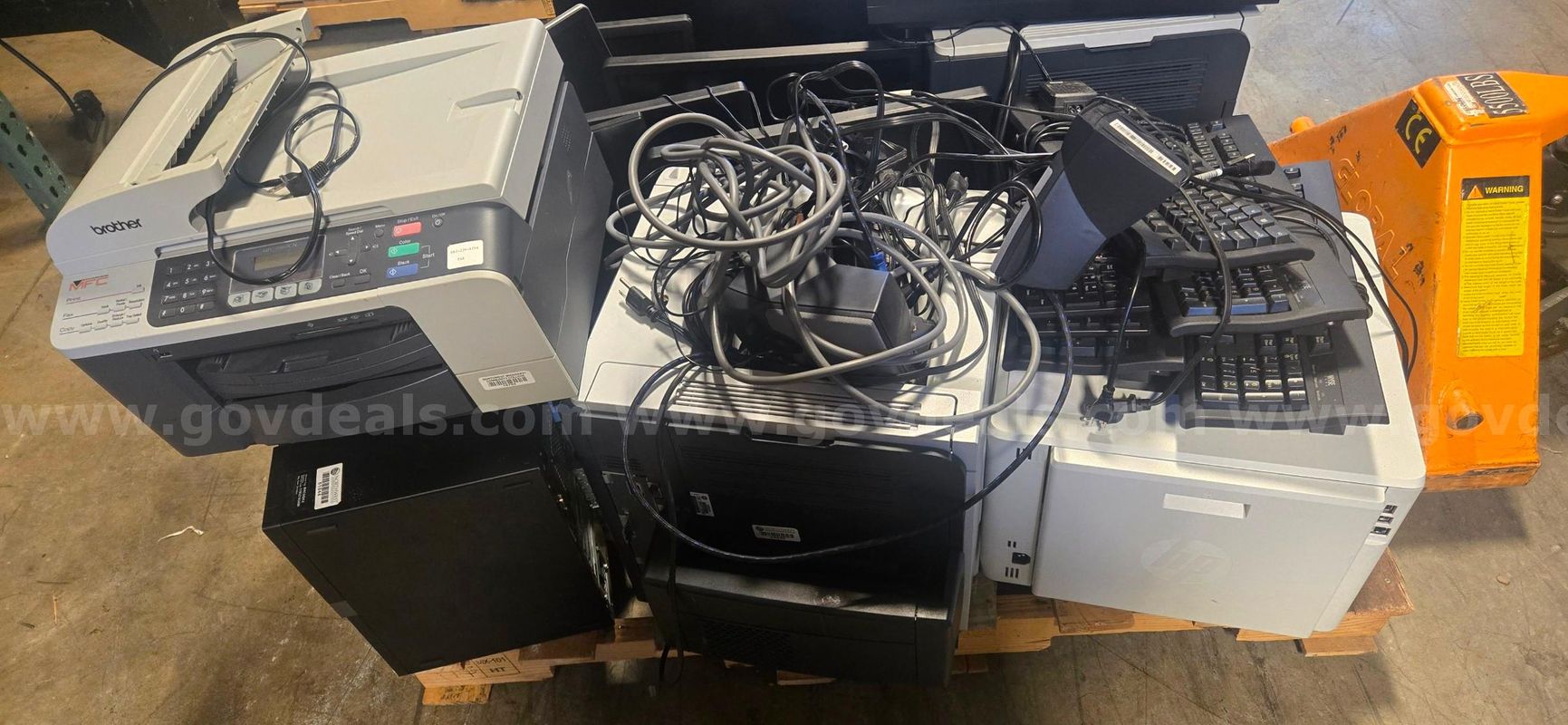 1 Pallet of electronics
